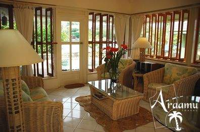 St. Vincent & Grenadine, Young Private Island****+