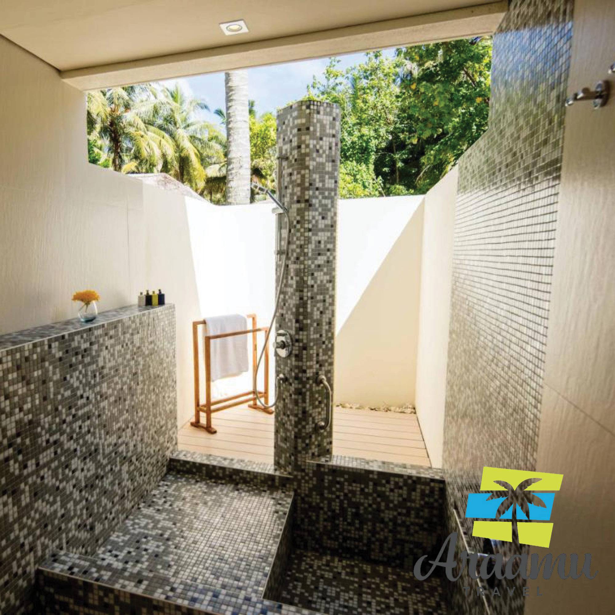 Maldív-szigetek, Holiday Inn Resort Kandooma****